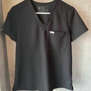 FIGS Caterina one pocket scrub top in Black. Size XS